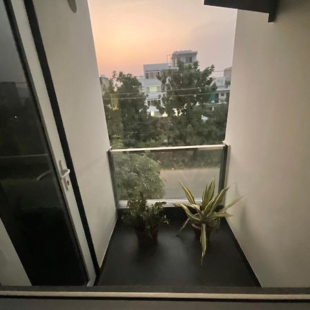 Downtown Studios Gurgaon Exteriör bild